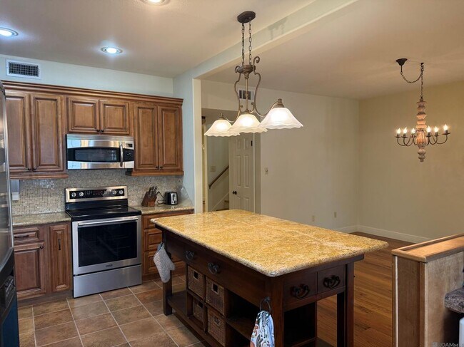 Foto del edificio - 10127 Runnymede Ave