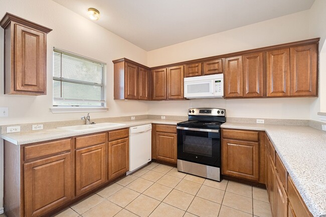 Foto del edificio - Spacious 4 Bedroom, 2 Bath Single-Story Home in Manor