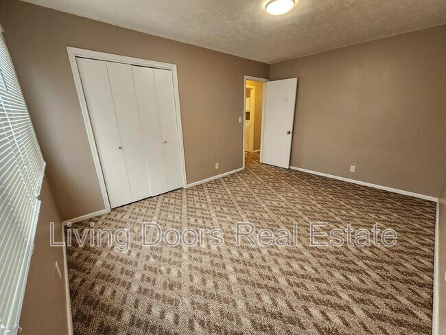 Foto del edificio - 4931 Ginny Ave