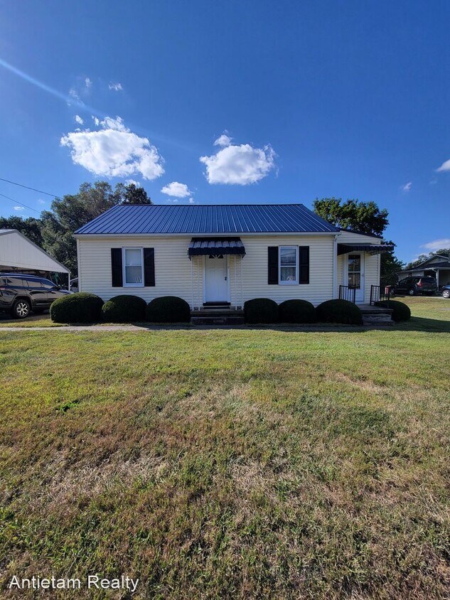 Primary Photo - 2 br, 1 bath House - 3289 Anthony Highway