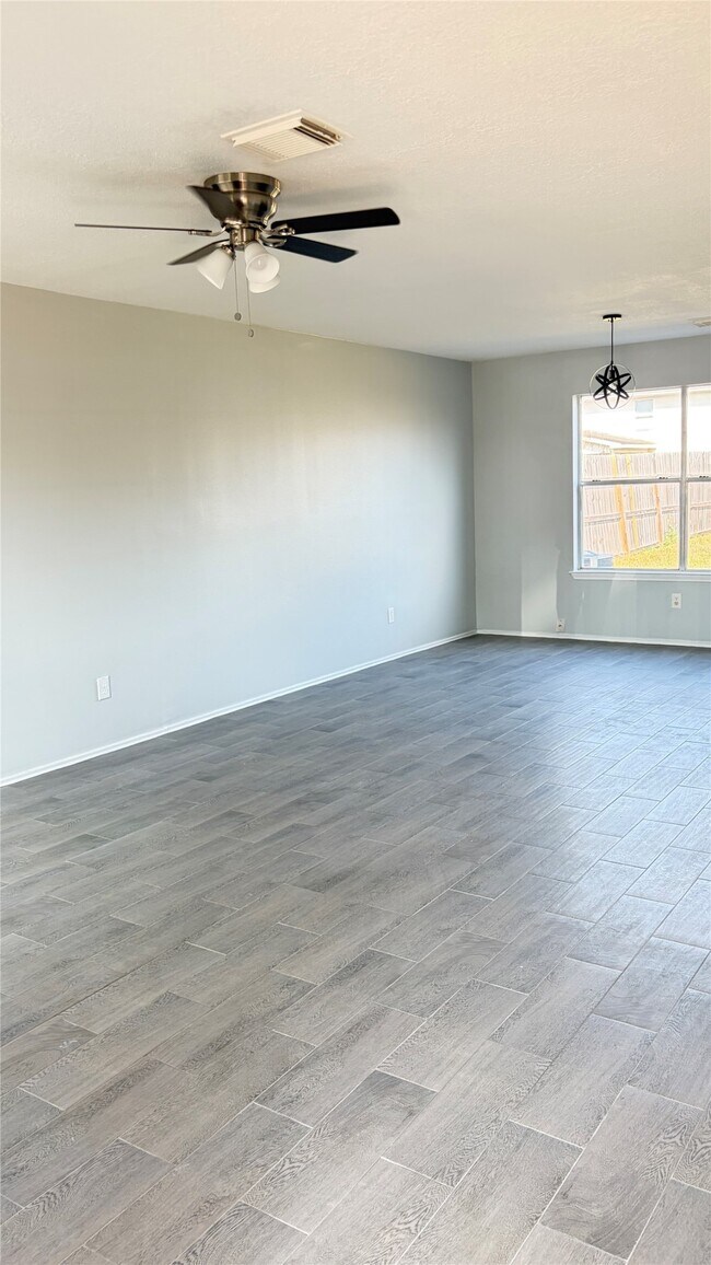 Foto del edificio - 4115 Geronimo Lake Dr