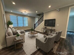 Building Photo - 530 Fano St