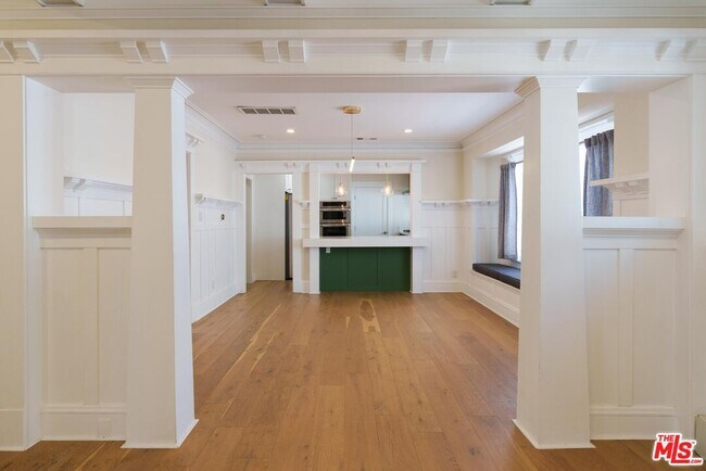 Foto del edificio - 2191 W 31st St