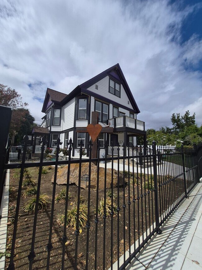 Foto del edificio - 532 West St