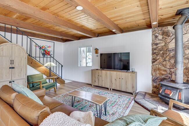 Building Photo - 923 Sagewood Dr