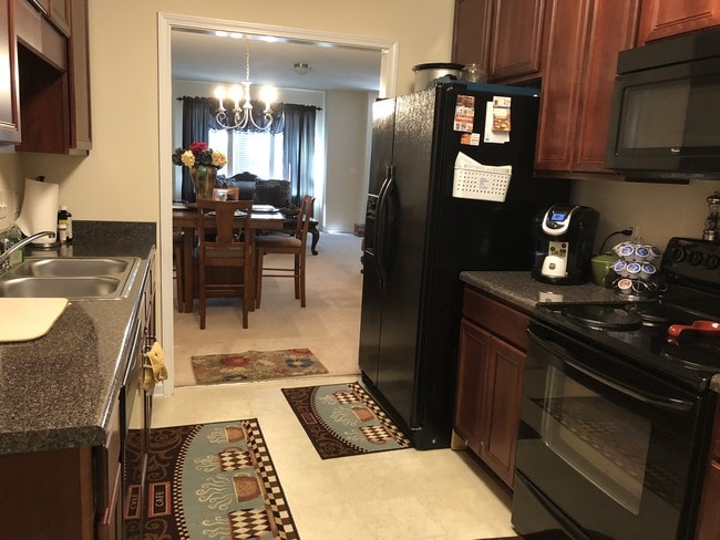 Kitchen - 920 Morris Dale Ln