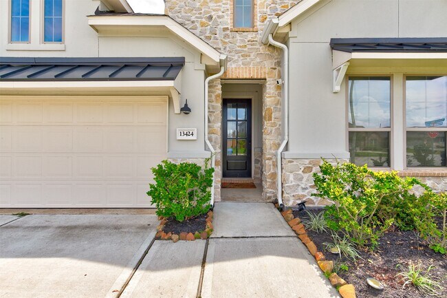 Foto del edificio - 13424 Diamond Reef Ln