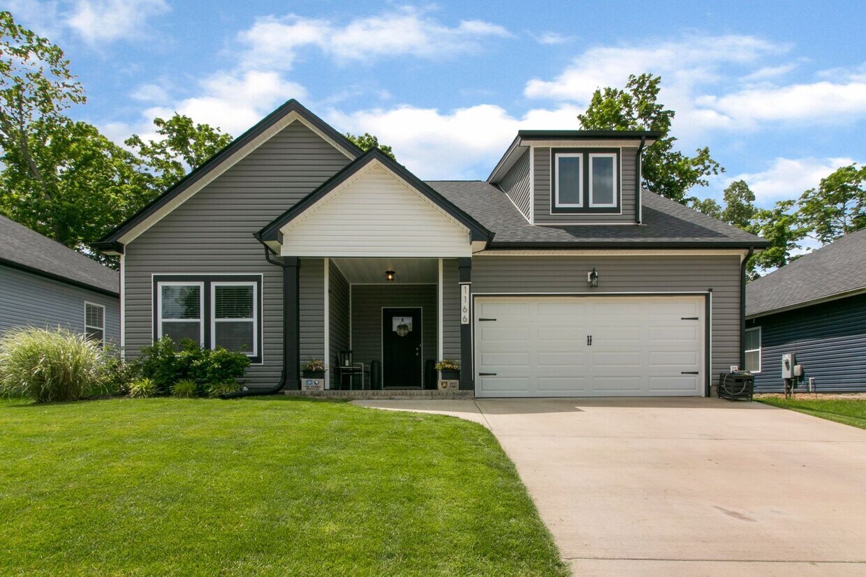 Primary Photo - 1166 Eagles Nest Ln