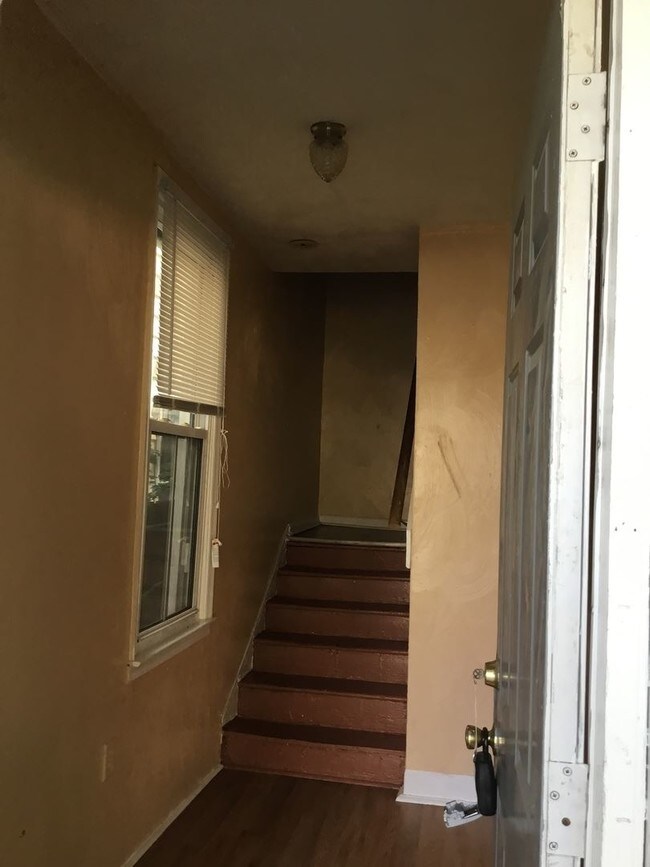 Foto del edificio - 2 br, 1 bath House - 1033 Jackson Avenue