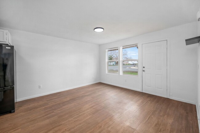 Building Photo - 13325 W 12th Ave