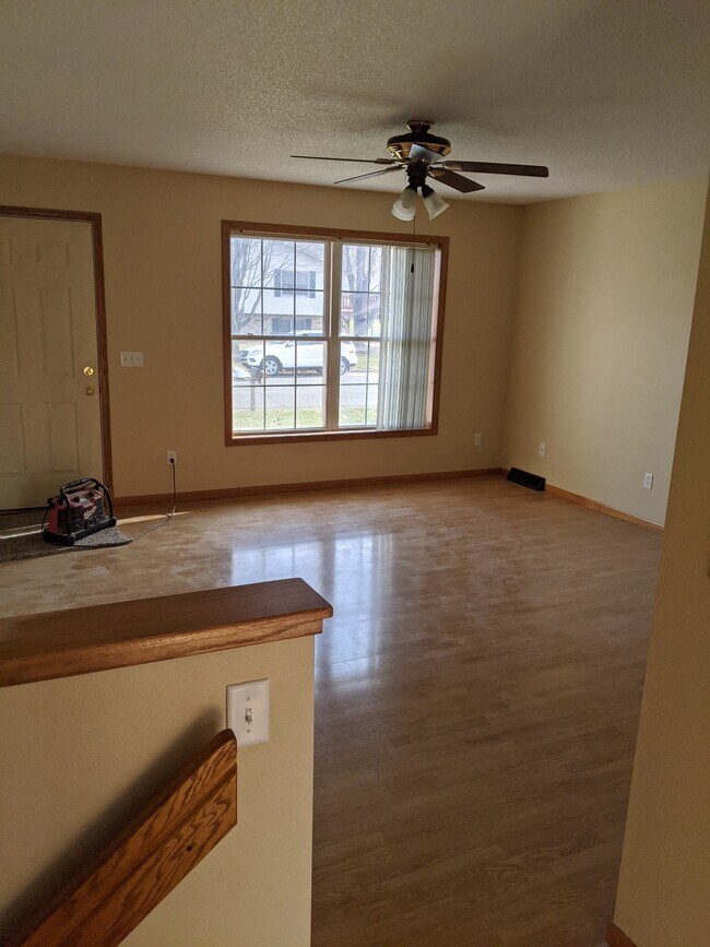 Foto del edificio - 3206 S Cedar Ave