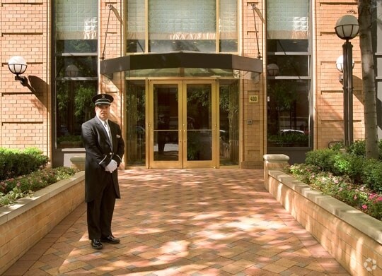 The Strathmore Apartments New York Ny Doorman Entry The Strathmore
