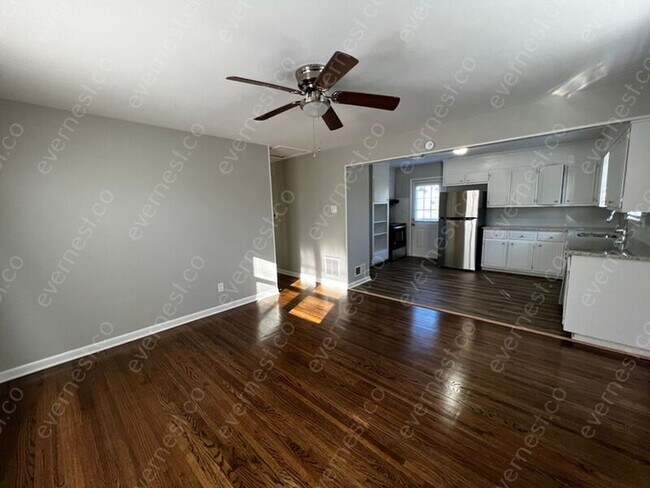 Building Photo - 931 Mountain Dr