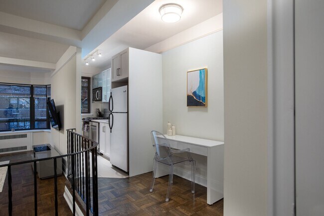 Foto del edificio - 340 EAST 52ND STREET