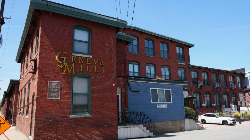 Primary Photo - 1117 Douglas Ave