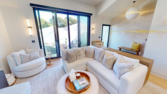 Foto del edificio - Elevated Living Fully Furnished