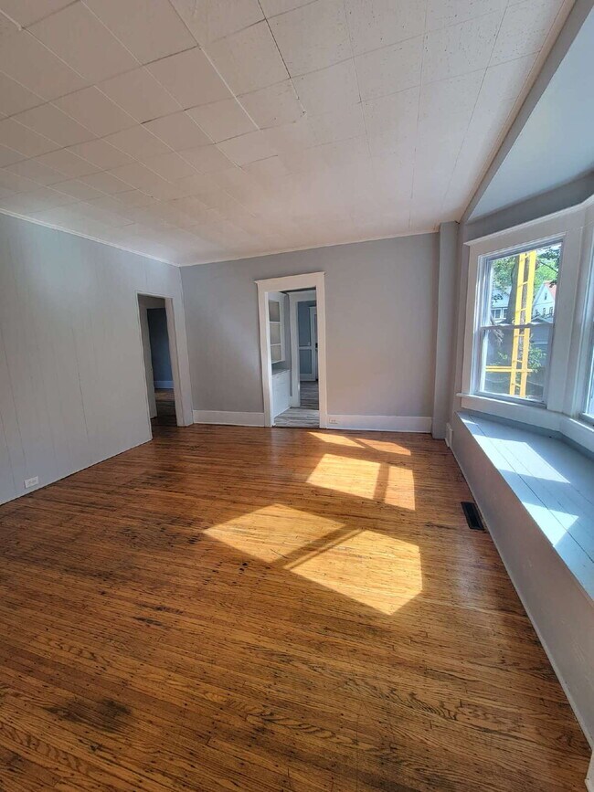 Foto del edificio - 3 Bedroom- Prime Rochester Location