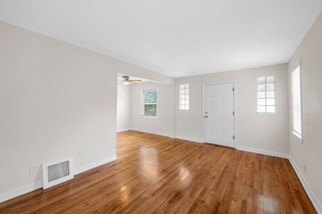 Foto del edificio - 1256 Grant Dr