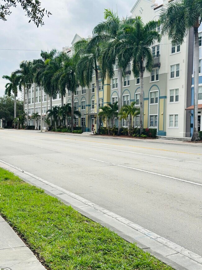 Foto del edificio - 533 NE 3rd Ave