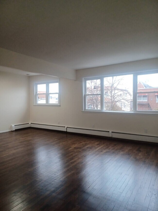 Foto del edificio - 103-0-103102 102nd St