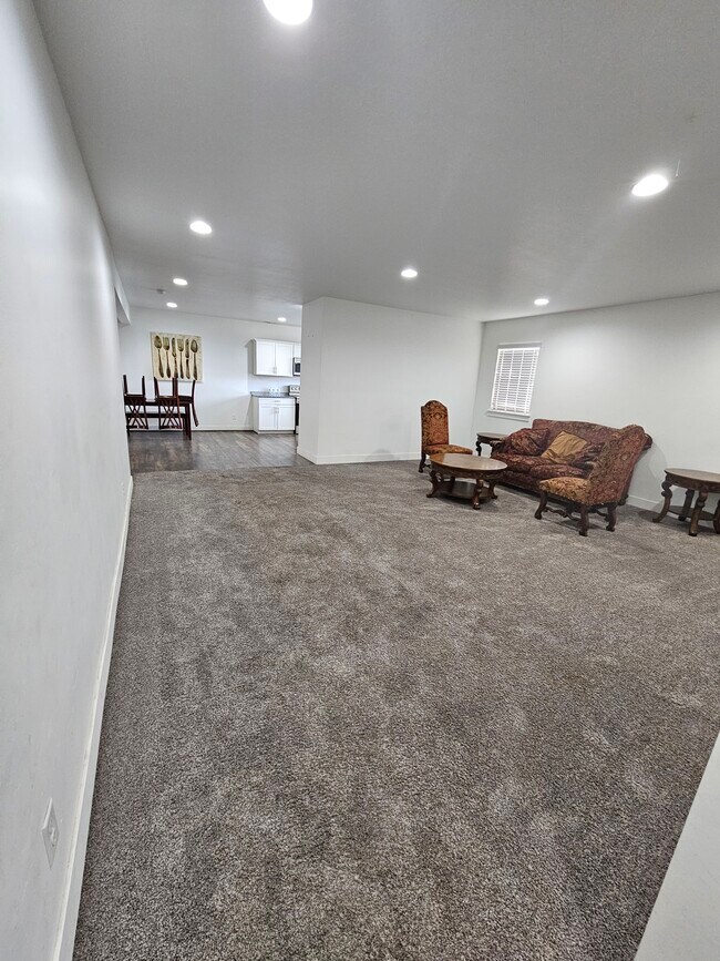 Building Photo - 53 N Palomino Way