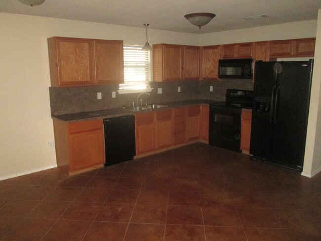 Building Photo - 912 Carla Kay Dr