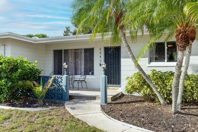 Building Photo - 6442 Colonial Dr