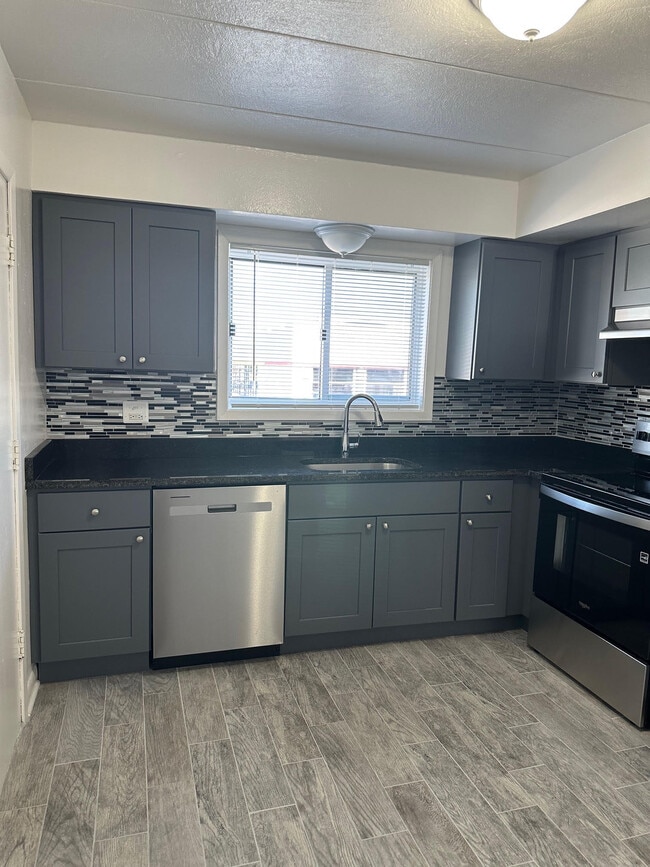 Foto del edificio - 1400 Carol St