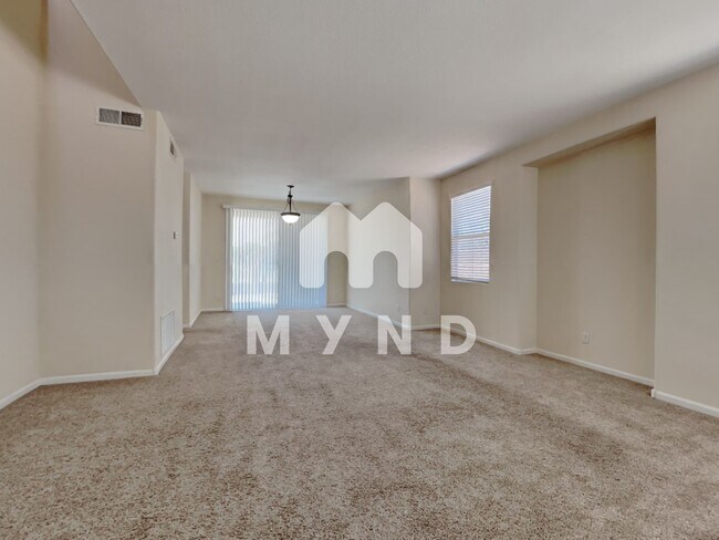 Building Photo - 13514 W Cypress St