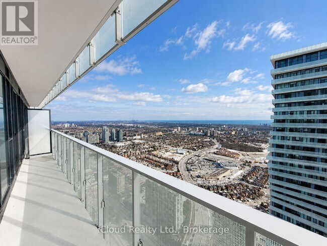 Photo du bâtiment - 3900 Confederation Pkwy