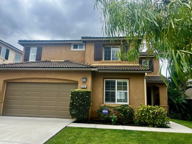 Foto del edificio - Stunning 4br + Den located on a view lot i...