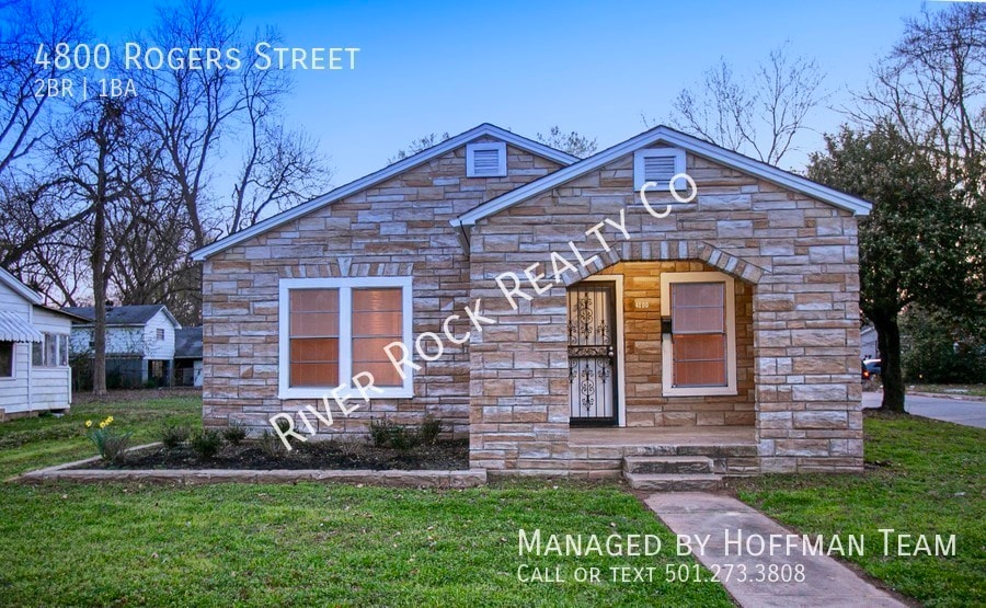 Foto principal - 4800 Rogers St