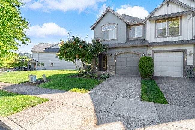 Building Photo - Bright Damascus Townhome with Fireplace, Garage & Private Patio