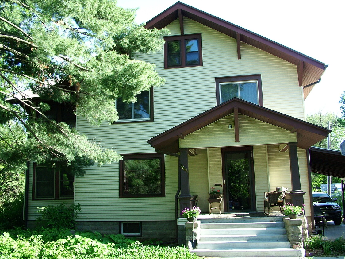 Foto principal - 3845 Sheridan Blvd