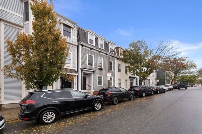 APARTMENT - APARTMENT