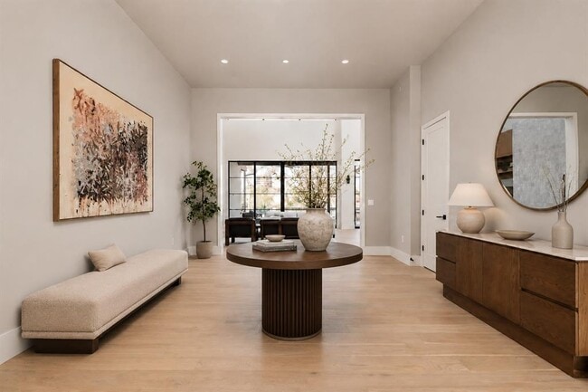 Foto del edificio - 6102 Forest Hills Dr