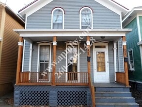 Building Photo - 831 W Washington Blvd