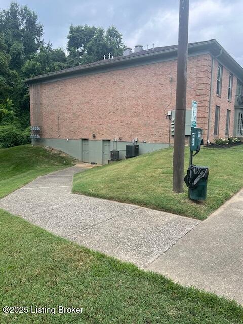 Building Photo - 416 Highwood Dr