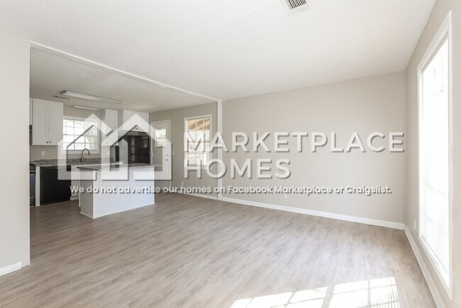 Building Photo - 616 Kingston Ln NW