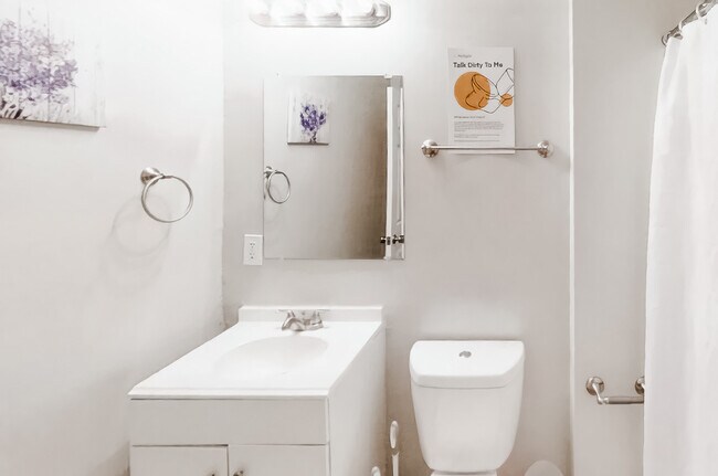 Foto del edificio - 149 Harlan Rd SW