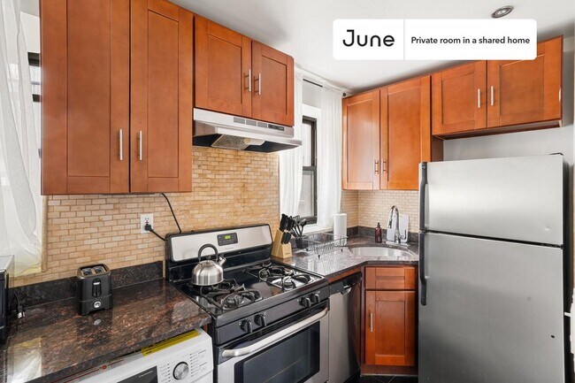 Building Photo - Room in Shared 3 bed/2 bath home in Upper West Side