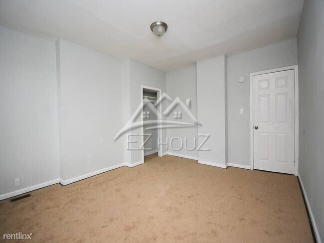 Building Photo - 2 br, 1 bath House - 1426 East Oliver Street