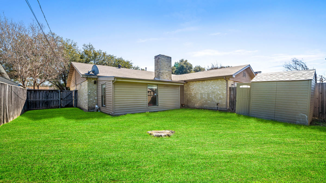 Building Photo - 5001 Overdowns Dr