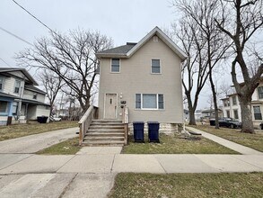 Building Photo - 167 S Jackson St
