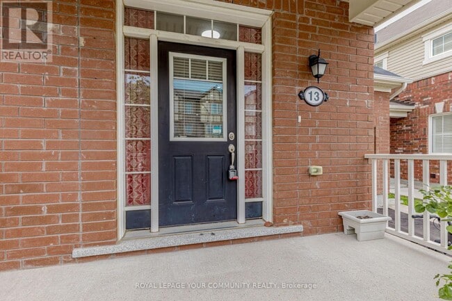 Building Photo - 13 Allium Rd