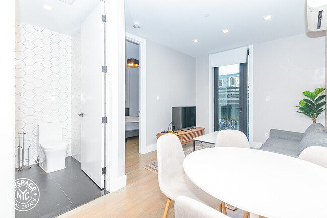 Building Photo - 1096 Broadway