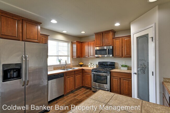 Foto del edificio - 3 br, 2.5 bath House - 6100 - 55th Ave. N.E.