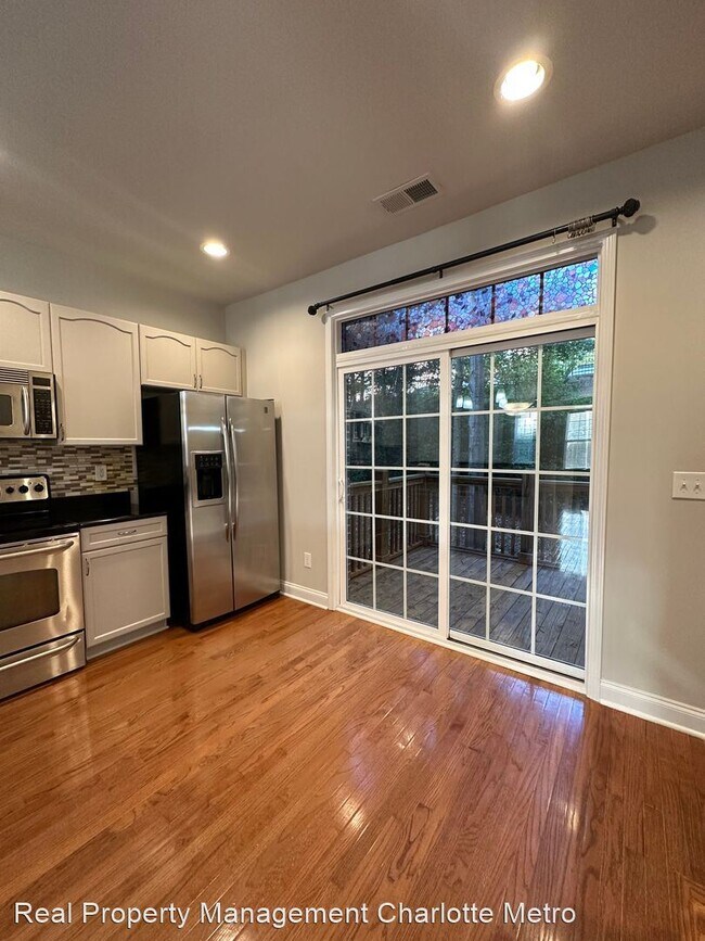 Building Photo - 2 br, 2.5 bath House - 1122 Dean Hall Lane