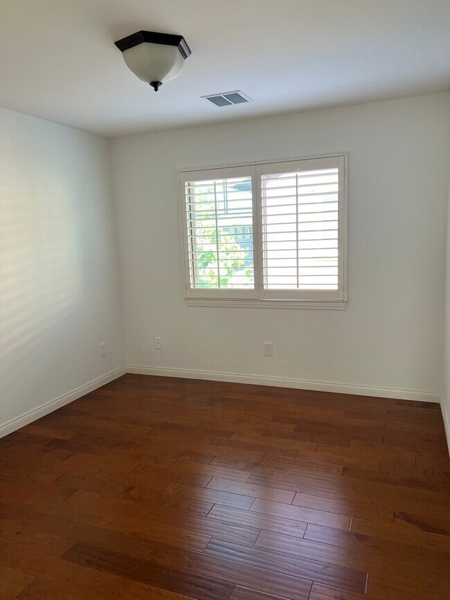 Dormitorio - 829 Sequoia Cir