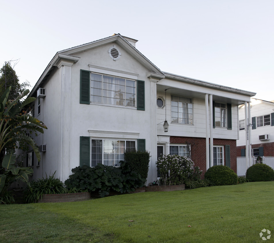 Building Photo - 12012 Moorpark St